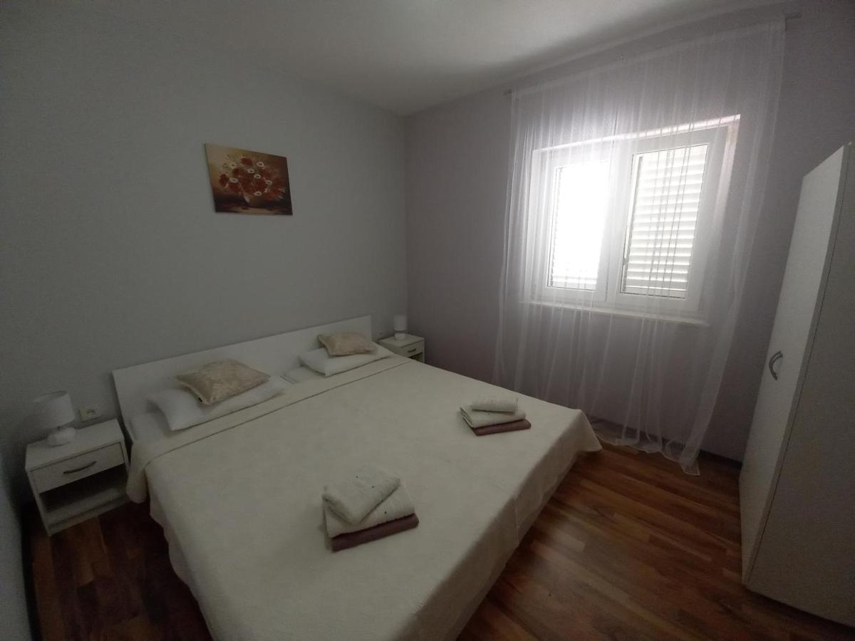 Ferienwohnung Apartman Maja Kaštela Exterior foto