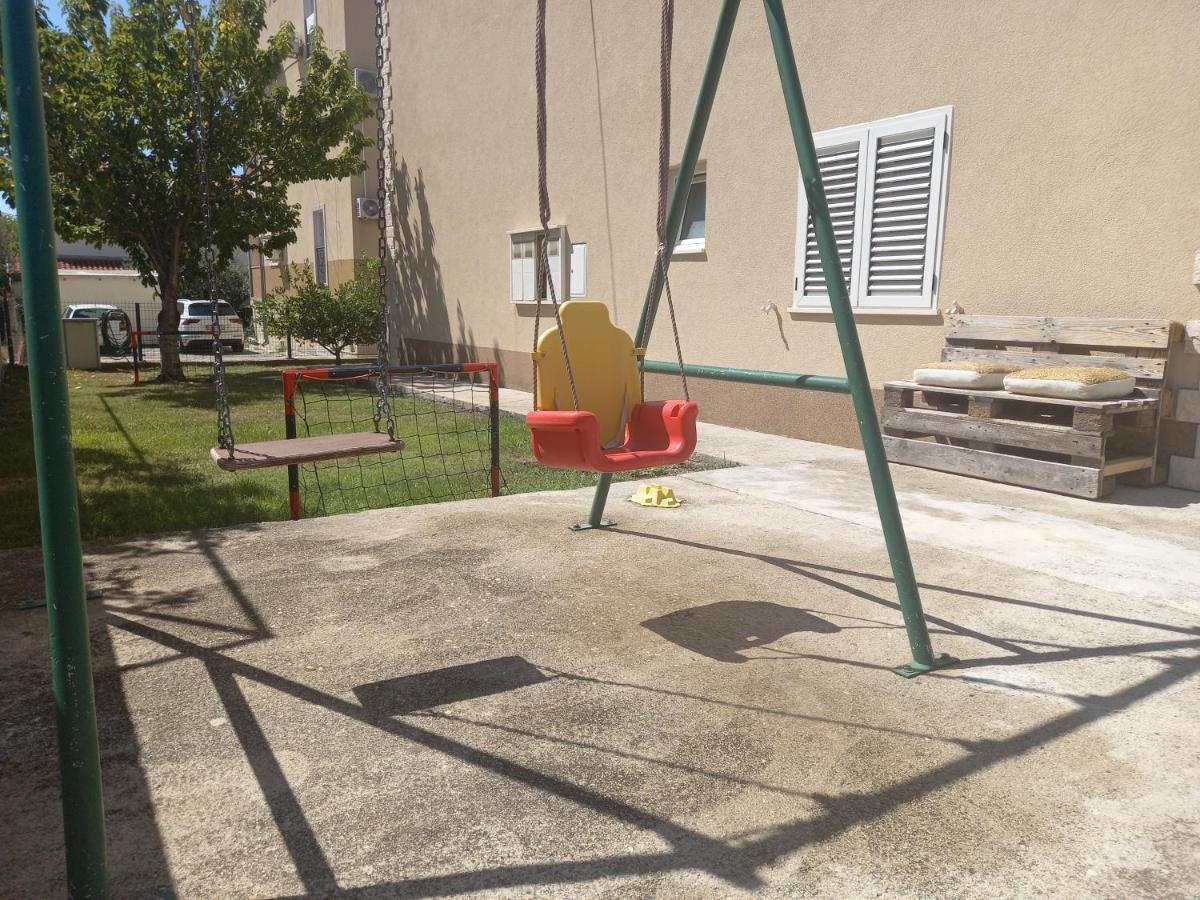 Ferienwohnung Apartman Maja Kaštela Exterior foto