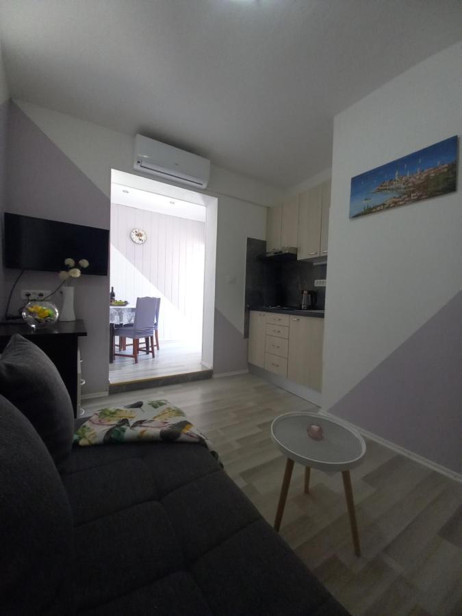 Ferienwohnung Apartman Maja Kaštela Exterior foto
